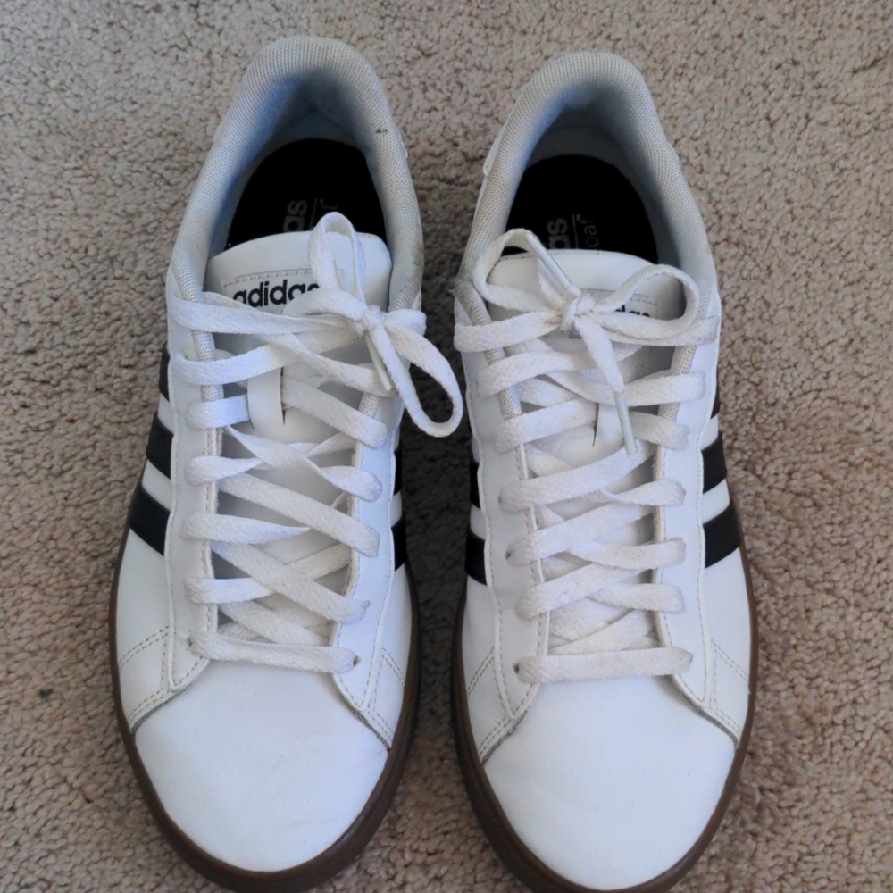 Adidas Sneakers